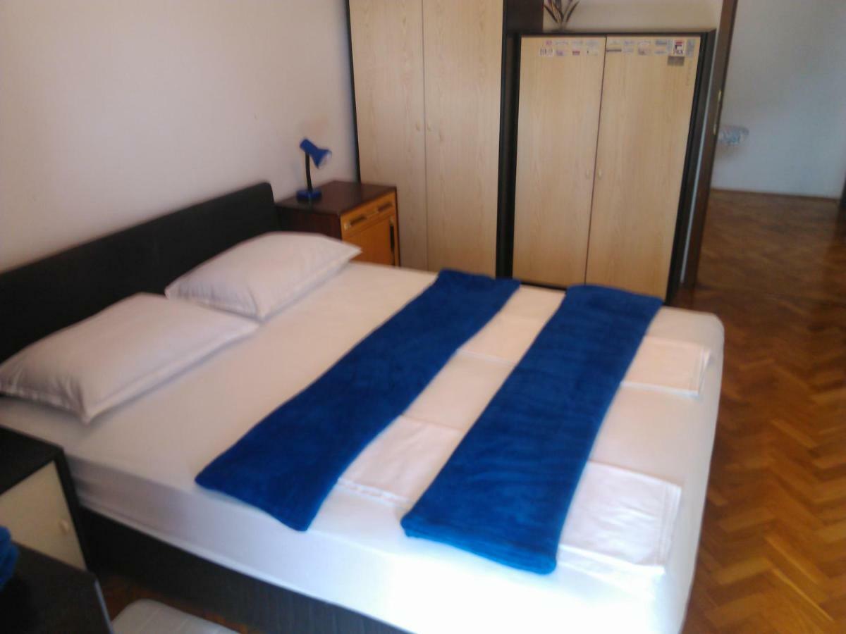 Apartment Viki *